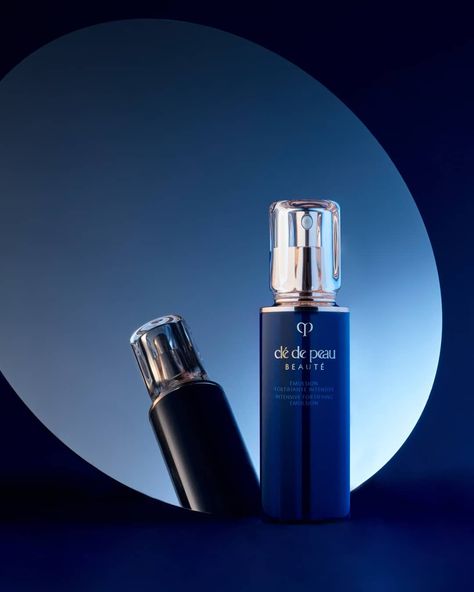 Clé de Peau Beauté on Instagram: “For Night Use: Intensive Fortifying Emulsion / Cream The natural rhythms of the night – rest, restore, regenerate – reflect the story of…” Product Mirror Photography, Product Lighting Photography, Mirror Product Photography, Mirror Photography, Products Photography, Open Rings, Cosmetics Photography, Mirror Reflection, Cosmetic Design