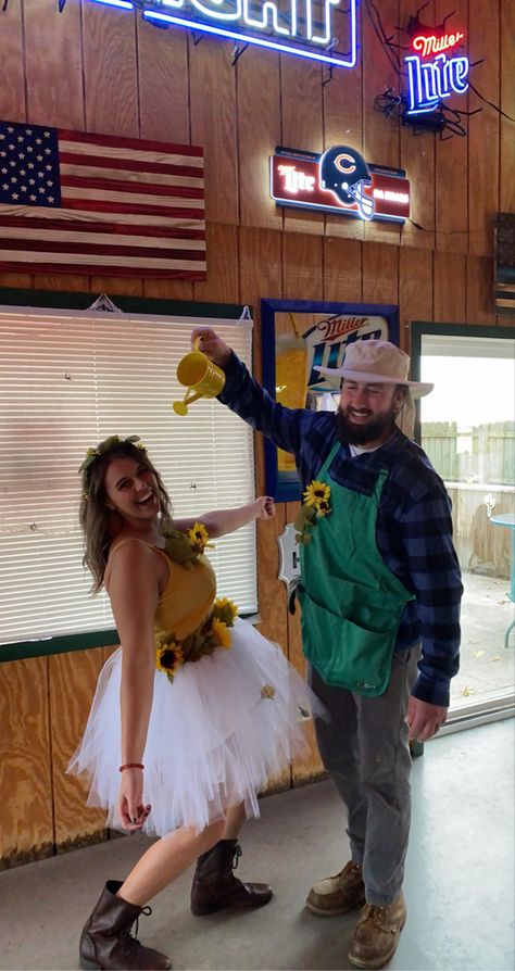 Watering Can Costume, Gardener Costume Women, Gardener And Flower Costume, Flower And Gardener Costume Couple, Gardner Costume, Gardener Costume, Flower Pot Costume, Flower Costume Diy, Costume Fleur