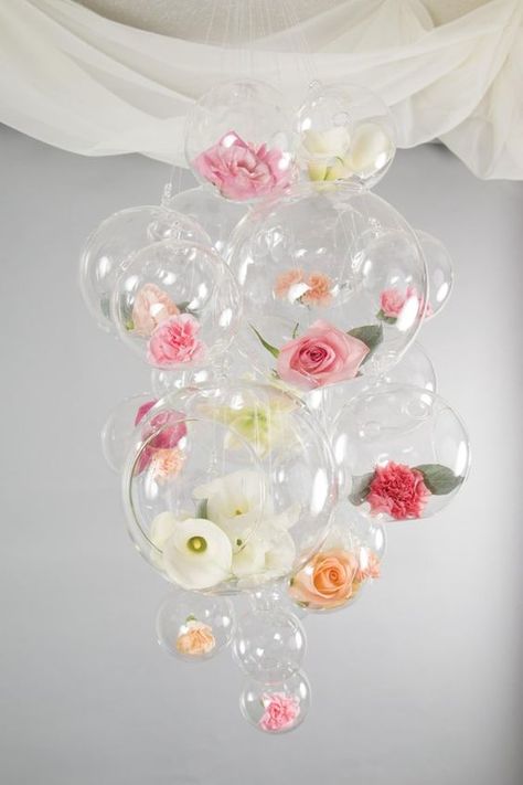 Ball Decoration Ideas, Diy Flower Ball, Cutout Art, Kiss Wedding, Deco Champetre, Wedding Chandelier, Diy Balloon Decorations, Floral Chandelier, Balloon Gift