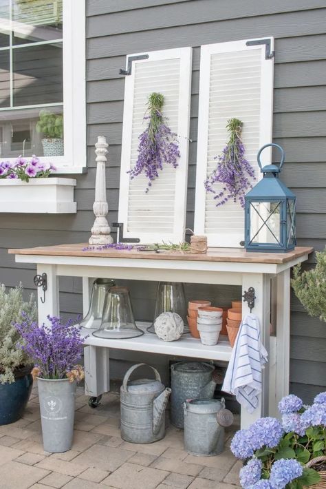 15 Pretty Potting Bench DIY Ideas- Get inspired to create your own DIY potting bench with these pretty ideas! Whether you're a seasoned gardener or just starting out, these benches will provide a beautiful and functional space for all your planting needs. | #gardening #pottingBench #DIY #diyProjects #ACultivatedNest Diy Potting Table, Potting Benches Diy, Simple Garden Furniture Ideas, Potting Bench Ideas, Shed Diy, Diy Potting Bench, Garden Diy Furniture, Potting Benches, Kitchen Gardens