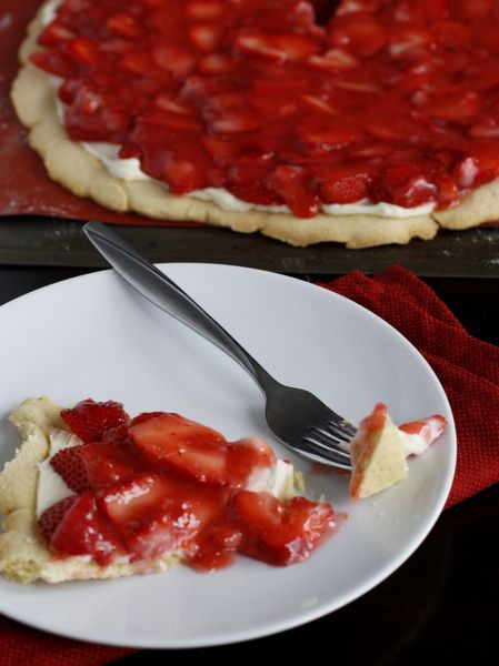 Strawberry Pizza, Pizza From Scratch, Strawberry Glaze, Strawberry Tart, Treats Recipes, Strawberry Patch, Dessert Pizza, Fruit Pizza, Num Num