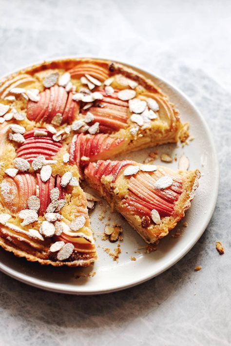 Orange Swiss Roll, Apple Frangipane Tart, Apple Frangipane, Orange Sponge Cake, Almond Frangipane, Frangipane Tart, Tart Dough, Sliced Apples, Swiss Roll Cake