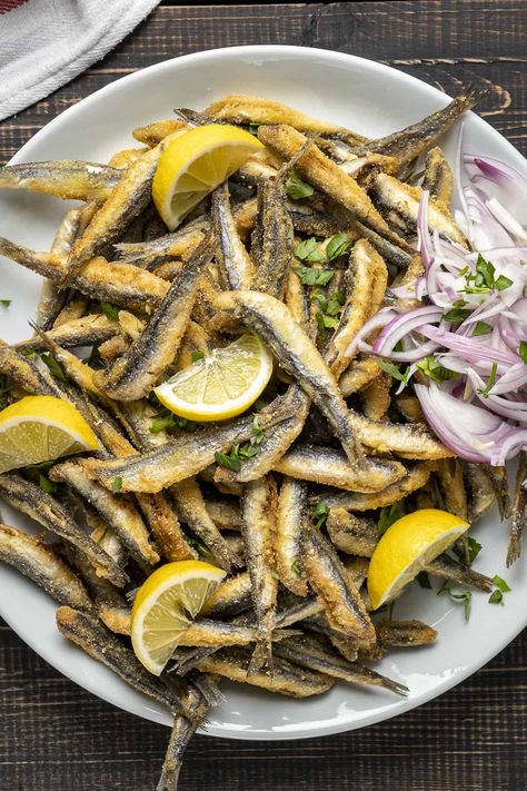 Seafood Crepes, Fried Anchovies, Fresh Fish Recipes, Anchovy Recipes, Plats Healthy, Best Seafood Recipes, Anchovies, Fish Dishes, Diy Food Recipes