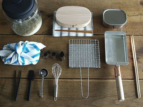 Japanese Kitchen Gadgets, Japanese Kitchen Design, Kyoto Food, Japan Kitchen, Japanese Table, Kitchen Set Up, Small Kitchen Organization, Asian Kitchen, Flat Ideas