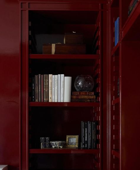 Avery Frank | Beauty in oxblood red. Love this chic room by @alicelaneinteriors 🚩🚩 . . . . #red #darkred #oxblood #color #colorful #colour #paint… | Instagram Oxblood Cabinets, Oxblood Paint, Burgundy Study Room, Maroon Furniture, Dark Red Office, Red Closet, Burgundy Office, Red Bookcase, Red Interior Design