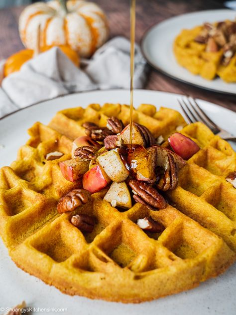 Healthy Paleo Gluten Free Pumpkin Waffles | Crispy on the outside and fluffy on the inside, this Healthy Pumpkin Waffle is the best breakfast and brunch recipe this fall and holiday season. It is paleo, gluten free, low sugar and so easy to make! #pumpkin #pumpkinrecipes #pumpkinspice #waffles #paleorecipes #glutenfreerecipes #healthythanksgiving #healthychristmas #holidaybrunch Healthy Pumpkin Waffle Recipe, Vegan Pumpkin Waffles Recipe, Bisquick Waffle Recipes, Pumpkin Waffles Healthy, Gf Pumpkin Waffles, Keto Pumpkin Waffles Almond Flour, Paleo Pumpkin Waffles, Healthy Paleo Desserts, Pumpkin Waffles Recipe