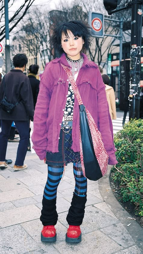 Weird Outfits Funny, Harajuku Winter Fashion, Fem Outfits For Men, Twee Outfits 2000s, Maximalist Clothes, Shinjuku Fashion, Purple Coat Outfit, Maximalism Outfit, Japanese Punk Fashion