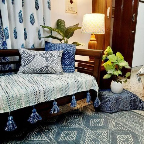 Top stylish sofa design Wooden Sofa Cover Ideas Indian, Wooden Sofa Cover Ideas, Bhartiya Baithak Living Rooms, Bhartiya Baithak, Sofa Cover Ideas, Diy Sofa Cover, Customised Sofa, Indian Room, Sofa Throw Cover