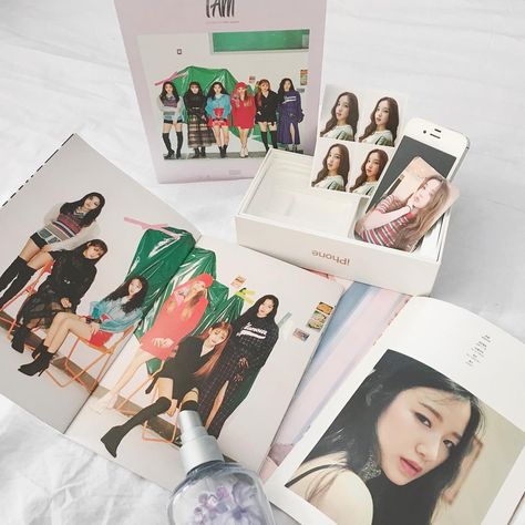 - rest - on Instagram: “idle is one of my favorite ggs and i can‘t wait for their new album, if you‘re not staning them you‘re missing out on something (oh btw…” Albums Collection, Album Kpop, Album Collection, Kpop Collection, Kpop Albums, Kpop Album, Pop Albums, Background Aesthetic, Kpop Merch