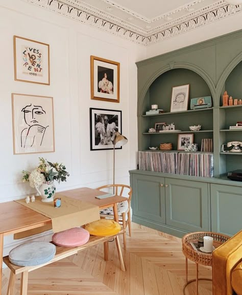 Kate Spiers, Green Shelves, Anthropologie Home, Whimsical Home, Colorful Space, Elegant Dining Room, Christmas Living Rooms, Living Room Inspo, Bold Color