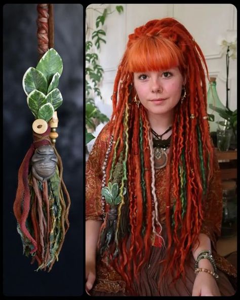 Pagan Hairstyles, Dreadlock Decoration Ideas, Decorated Dreads, Hairstyles Alternative, Fun Haircolor, Hippie Costume Diy, Decorated Dreadlocks, Diy Dreadlock Beads Polymer Clay, Dreads Accessories