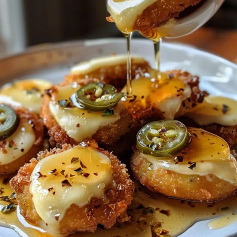 Brie And Honey, Jalapeno Appetizer, Fried Jalapenos, Deep Fried Recipes, Honey Drizzle, Brie Appetizer, Cheese Course, Brie Recipes, Pub Food