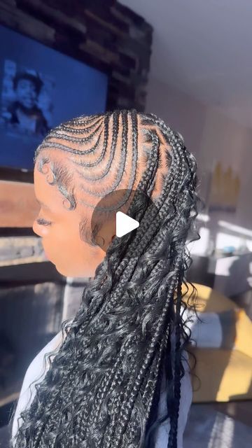 De’Sean Sanders on Instagram: "and just like that. Smedium bohemian Lemonade tribal braids 😍. y’all know I don’t play when it come to these stylesss! one thing ima do is eattt 😍🤏🏽.   man if you ain’t booking then get to ittt!  Ladies book the look 😍.  Link in bio 💗.  _ _ _ _ Book with @seanlaidit 💗. _ _ Your stylist @theyfwdesean 💗.  _ _ #seanlaidit #tribalbraidstyle #tribalbraidsatl #fulanibraids #fulanibraidsnstyles #lemonadetribalbraids #knotless #knotlessboxbraids #knotlessbraidsatl #boho #bohostyle #bohemian #bohemianstyle #braider #gastonia #gastonianc #gastoniahairstylist #gastoniastylist #charlotte #charlottehairstylist #bookthelook" Fulani Hair Styles, Knotless With Lemonade Braids, Knotless Boho Braids Hairstyles Ideas, Short Lemonade Fulani Braids, Side Tribals With Knotless Braids, Fulani Lemonade Braids With Knotless, Braids Hairstyles Half Up Half Down, Lemonade Knotless Braids Boho, Tribals With Knotless Braids Bohemian