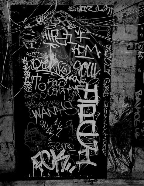 Online Mood Board, Graffiti Writing, Graffiti Artwork, Graffiti Tagging, Street Graffiti, Arte Inspo, Black And White Aesthetic, Grunge Photography, Good Design