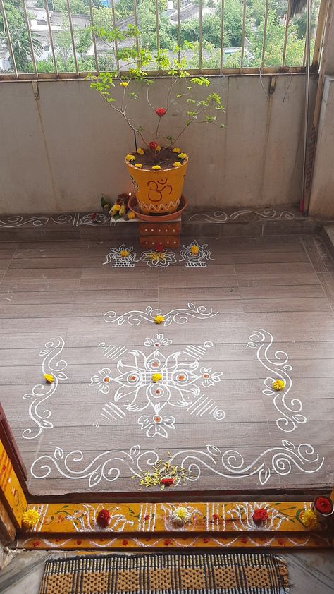 Tulsi Pot Painting Ideas, Thulasi Plant Decoration, Tulsi Pot, Pot Painting Ideas, Tulsi Vivah, Simple Flower Rangoli, God Venkateswara Images Hd Wallpaper, Very Easy Rangoli Designs, Rangoli Designs Photos