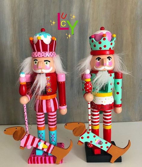 Eclectic Christmas, Cupcake Christmas, Nutcracker Decor, Nutcracker Christmas Decorations, Christmas Nutcrackers, Christmas Colorful, Holiday Inspo, Goose Creek, Nutcracker Soldier