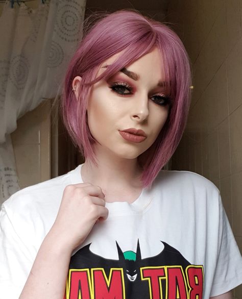 Short Layers Bob, A Line Bob Cut, Lavender And Blonde Hair, Denise Welch, Trends In 2023, Pink Purple Hair, Short Layered Bob Haircuts, Dark Purple Hair, Layers Short