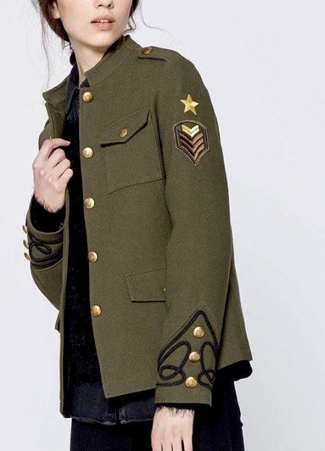 Military Costumes, Extreme Fashion, Unique Womens Fashion, Bear Outfits, Military Style Jackets, Army Uniform, Fashion Figures, Style Inspiration Winter, Girl Coat