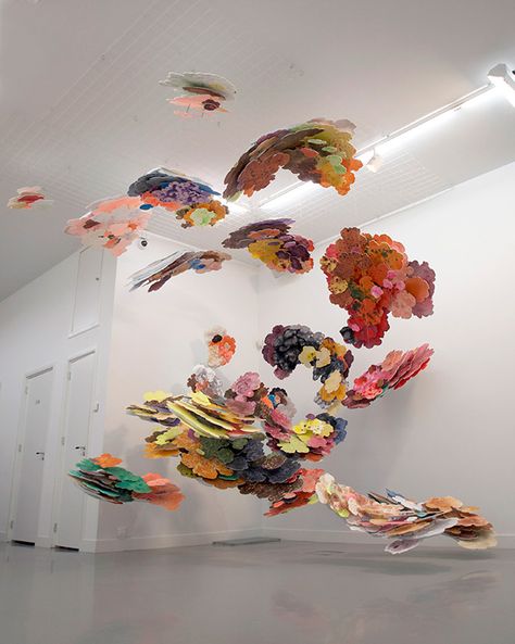 Suspended Cloud Paintings by Joris Kuipers painting installation clouds abstract Suspended Art, Cloud Paintings, Colossal Art, Cloud Painting, Window Displays, Dutch Artists, The Ceiling, Traditional Paintings, Sculpture Installation