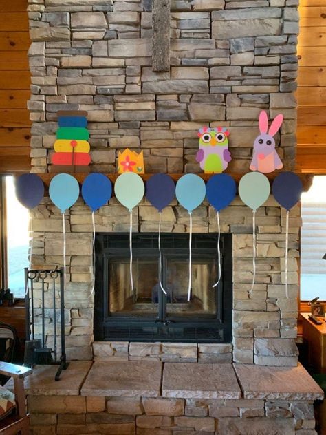 Bluey Birthday Banner Diy, Bluey Birthday Decorations Diy, Bluey Diy Party Decor, Bluey Birthday Decorations For Girl, Simple Bluey Party Decorations, Bluey Birthday Party Table, Diy Bday Decor, Bluey Birthday Photoshoot, Bob Bilby Puppet