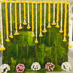 Marigold Backdrop, Leaf Decor Wedding, Marathi Saree, Home Flower Decor, Saree Drape, Wedding Background Decoration, Wedding Entrance Decor, Housewarming Decorations, Ganpati Decoration Design