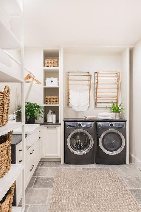 20 Laundry Room Decor Ideas You'll Love - Decoholic Laundry Room Drying Rack, Transitional Laundry Room, Dream Laundry Room, Mudroom Laundry Room, Laundry Room Layouts, Laundry Room Renovation, Laundry Design, Modern Laundry Rooms, Drying Rack Laundry