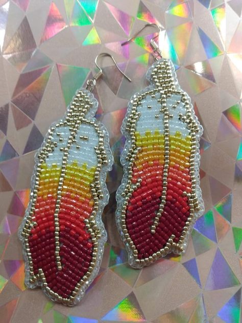 Bead Work Native, Seed Bead Patterns Free Native Americans, Beaded Feathers Native American, Powwow Beadwork Pattern, Native American Beading Patterns Free Indian Beadwork, Beaded Feather Pattern, Beading Patterns Free Native American, Mmiw Beadwork, Native Bead Work