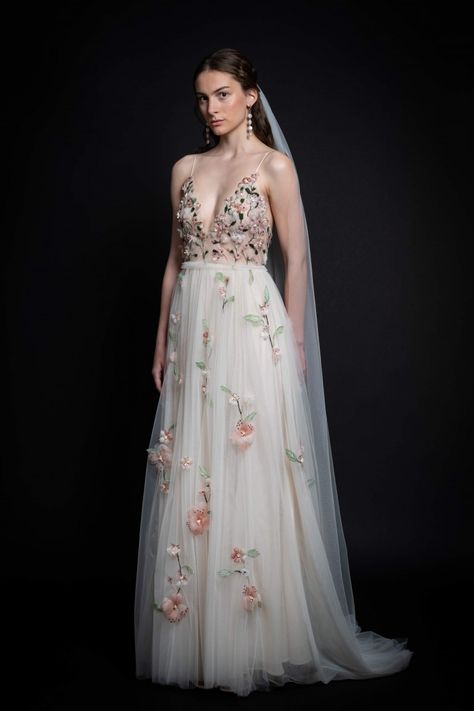 PUYAN SAHEB DJAVAHER — Medici dress - PUYAN SAHEB DJAVAHER - Handmade Wedding Gowns Puyan Saheb Djavaher, Bloom Dress, Plus Wedding Dresses, Embroidered Wedding Dress, Organza Wedding, Organza Flowers, French Silk, Silk Tulle, Bodice Dress