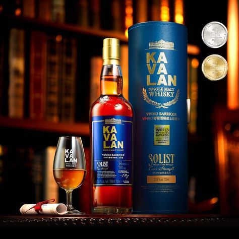 After winning “Double Gold” in the San Francisco World Spirits Competition (SFWSC) for three consecutive years, Kavalan Solist Vinho… Kavalan Whisky, Whiskey Bottle, Whiskey, Cool Photos, San Francisco, Drinks, Gold