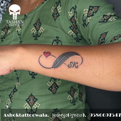 Sk Tattoo Letter, Sk Tattoo, Love Tattoos For Women, Small Infinity Tattoos, Tattoos Disney, Design Mehendi, Design With Letters, Love Yourself Tattoo, Infinity Tattoo Designs