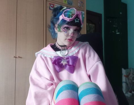 Fairy Kei Boy, Yumi Kawaii, Yami Kawaii, Kawaii Core, Rainbow Outfit, Japanese Street Fashion, Pretty Style, J Fashion, Cute Poses