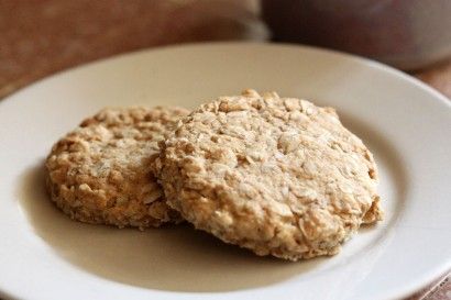 Scottish Oat Cakes | Tasty Kitchen: A Happy Recipe Community! Scottish Oatmeal, Fudge Muffins, Healthy Kids Breakfast, Scottish Oat Cakes, Flaky Scones, English Sweets, Oat Cake Recipes, Food Nostalgia, Oatmeal Biscuits