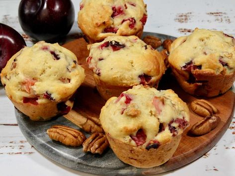 Plums Recipes, Easy Oatmeal Muffins, Pecan Muffins Recipe, Pecan Pie Muffins, Cherry Muffins, Pecan Muffins, Dried Plums, French Breakfast, Easy Oatmeal