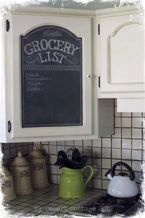 Cupboard door grocery shopping list! Super easy! DIY your very own cupboard chalkboard shopping list! Manchester Tan, Diy Home Improvements On A Budget, Chalkboard Paint, Diy Remodel, Easy Home Decor, Decor Minimalist, Décor Diy, Kitchen Remodel Idea, Sandbox