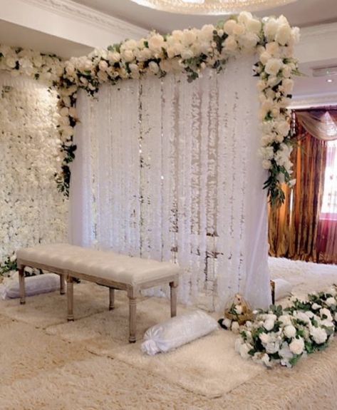 Nikkah Curtain Ideas, Nikkah Flower Divider, House Nikkah Decor, Nikkah Seating, White And Gold Nikkah Decor, Nikkah Separation Decor, Nikah Flower Curtain, Pakistani Nikkah Decor, Nikkah Venue Ideas