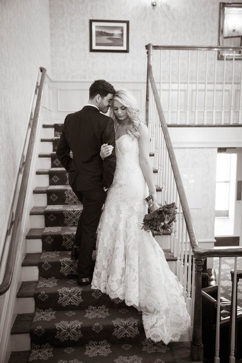 Holly Hills Country Club Wedding Photography | Modern Hollywood Glam Wedding by Pearly Kate Photography Wedding Stairs, Hollywood Glam Wedding, Country Wedding Photography, Bride Groom Photos, Modern Wedding Photography, Wedding Picture Poses, Socal Wedding, Wedding Couple Poses, Groom Poses