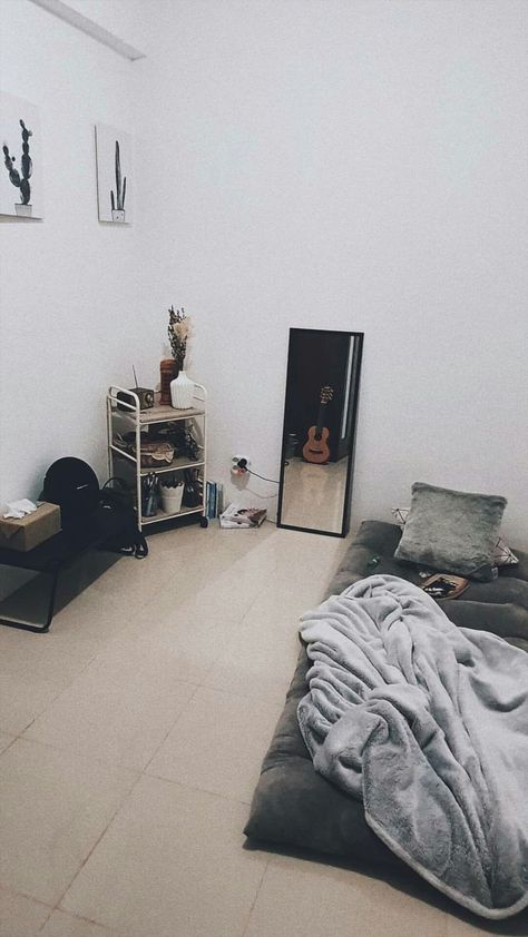 Mirror, Bedroom, Bed