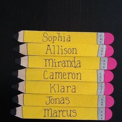 Magnetic pencil nametags made out of large popsicle sticks. I make these every year for my class. Great for keeping track of who has had a turn on the smartboard. Cut the end of the popsicle stick into a point. Paint with acrylic paints, write students names, spray with clear coat, and add magnet strip to back. Great keepsake for students at the end of the school year. Flip Sticks, Point Paint, Corner Office, Quiet Corner, School Theme, First Grade Classroom, Beginning Of The School Year, Popsicle Stick, New Classroom