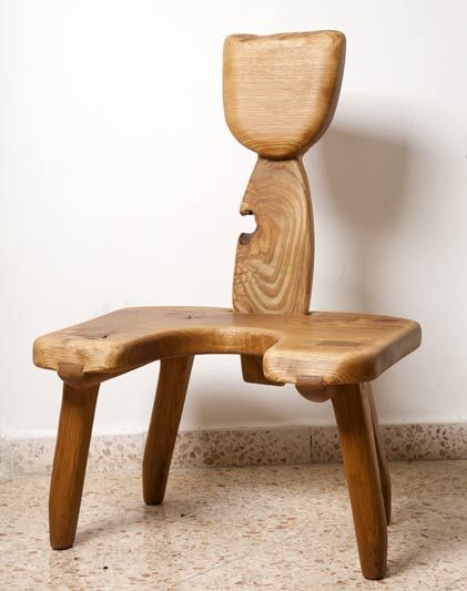 Gil Arad's Birthing chair - Part 1: Ash and oak chair. - Popular Woodworking… Birthing Chair, Birthing Stool, Childrens Furniture Design, Something New Everyday, Woodworking Garage, Diy Stool, Chair Parts, Learn Something New Everyday, Oak Chair