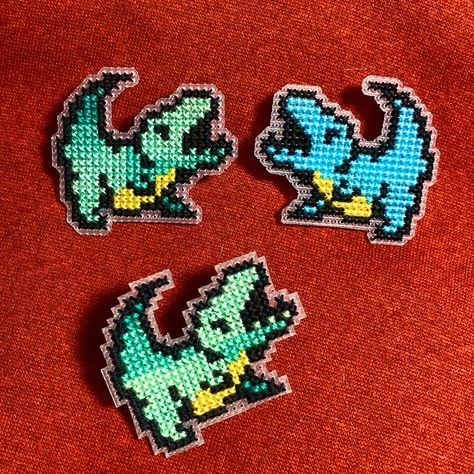 Dragon Ball Cross Stitch, Cross Stitch Pins, Tiny Cross Stitch, Cross Stitch Boards, Diy Perler Bead Crafts, Pixel Crochet, Small Cross Stitch, Iron Beads, Mini Cross Stitch