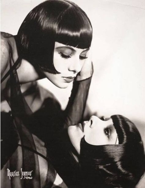 Noirchick In Old Hollywood on Twitter: "The fabulous Gutohrlein sisters - German-born dancers who appeared in several PreCode films - in a magnificent photo by Maurice Seymour that is as fresh and modern as any high- end fashion shoot. https://t.co/NXK8x2Z6P0" / Twitter Dolly Sisters, Splendour In The Grass, Pandora's Box, Louise Brooks, The Sisters, Silent Film, Classic Films, Pigment Ink, Fashion Shoot