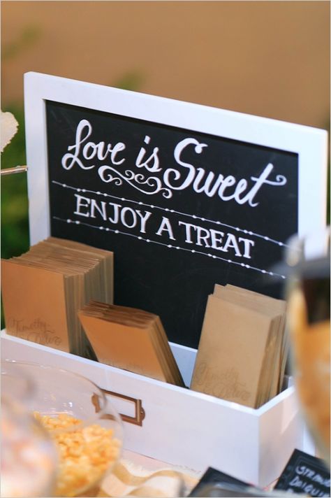 Wedding Candy Bars, Tiana Wedding, Wedding Candy Table, Trendy Wedding Favors, Dessert Table Sign, Wedding Favor Table, Candy Bar Wedding, Wedding Chalkboard Signs, Cookie Table