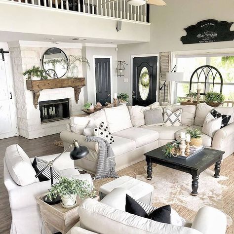 Casa Rock, White Sectional Sofa, Diy Home Decor For Apartments, Couch Ideas, Farmhouse Living Room Furniture, Den Ideas, Farmhouse Living Room Decor Ideas, Farmhouse Style Living Room, Modern Farmhouse Living