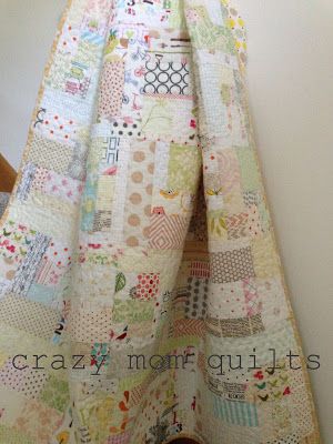 crazy mom quilts: sweet and low - low volume scrap quilt Low Volume Quilt Pattern, Low Volume Quilts Ideas, Neutral Quilts Ideas, Low Volume Quilts, Neutral Colored Quilt, Neutral Quilts, Low Volume Quilt, Pretty Quilts, Neutral Quilt