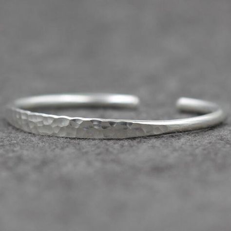 Mens Sterling Silver Jewelry, Hammered Cuff Bracelet, Fine Silver Jewelry, Gold Armband, Silver Jewelry Design, Silver Jewellery Sets, Silver Jewelry Fashion, Silver Jewelry Handmade, Jewelry For Men