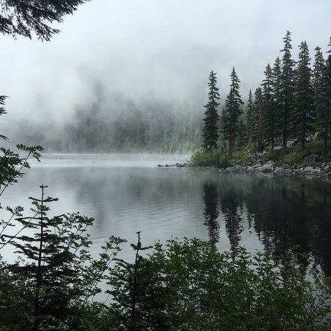 Mountain Lake Painting, Enchanted Lake, Background References, Foggy Mountains, Lake Washington, Lake Photography, Backpacking Adventure, Lake Painting, Mountains Photography