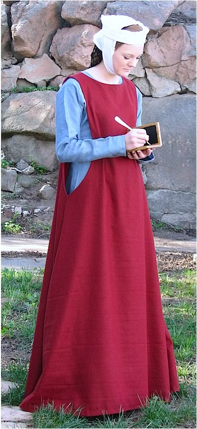 Outfit, Ladies Early Gown & Sideless Surcoat  13th C. Sideless Surcoat, 13th Century Fashion, 13th Century Clothing, 14th Century Clothing, Medieval Gown, Medieval Garb, Medieval Clothes, Middle Age Fashion, Medieval Costume