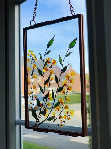 Plant Suncatcher, Spring Window Display, Copper Home Decor, Painting On Glass Windows, Stained Glass Frames, Nature Creative, Mudroom Organization, Sky Art Painting, Glass Picture Frames