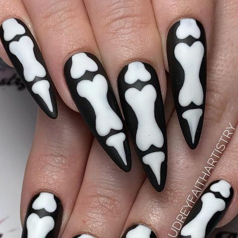 Audrey | Nail Artist on Instagram: "Got them bone fingers for @taylorlashea 🦴✨ @thelittlenailshoppe ✨

#nails #nailsofinstagram #nailart #handpainted #bonenails #skeletonnails #mattenails #halloweennails #spookynails #spoopynails #apresgelx #nailsdesign #nailinspo #stilettonails #nailpro #nailsmagazine #naileditdaily #portlandnails #pdxnails #pdxnailart #pdxnailtech #audreyfaithartistry" Nail References, Ideas Uñas, Reference Poses, Nail Pro, Nails Magazine, Halloween Boo, Matte Nails, Artist On Instagram, Stiletto Nails