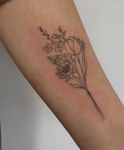 tattoo by @andyoutattoo on instagram Small Flower Bunch Tattoo, Flower Bunch Tattoo, Minimalistic Bouquet, Floral Bouquet Tattoo, Bouquet Tattoo, Flower Bunch, Dainty Tattoos, Bunch Of Flowers, Piercing Tattoo